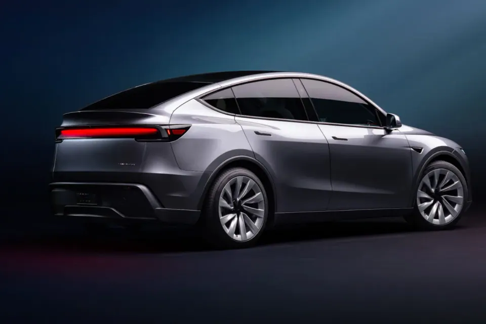 Tesla Model Y Premium Long Range RWD — Três quartos traseiro · barra luminosa indireta