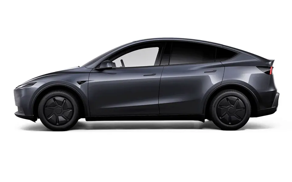 Tesla Model Y Standard RWD — atualizado — Perspetiva lateral dianteira · jantes Aperture de 18 polegadas