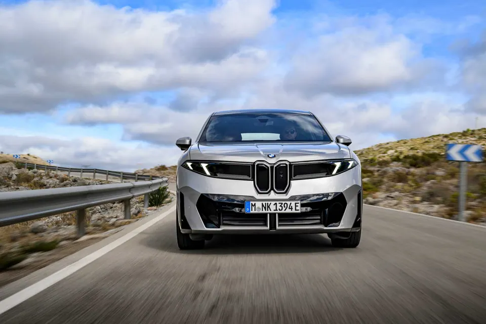 BMW iX3 50 xDrive Neue Klasse — Frente · rosto Neue Klasse